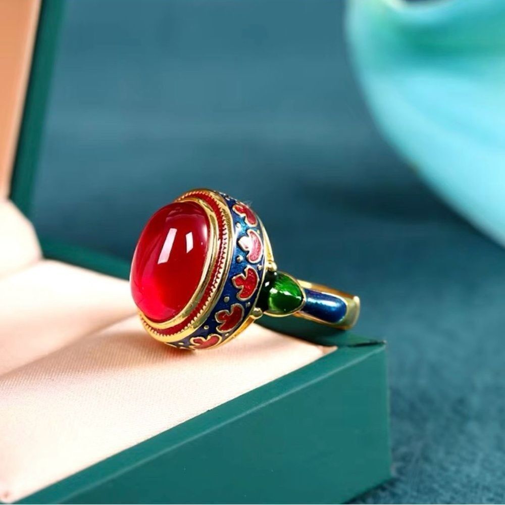 Vintage-Inspired Red Gemstone and Enamel Ring - Picture 5 of 7